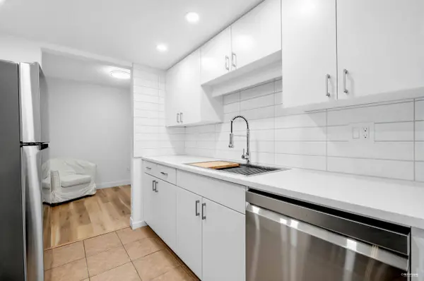 2925 Glen DR #107, Coquitlam, BC V3B 7H9