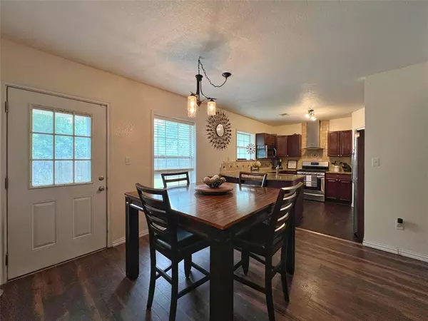 4709 Lennon Avenue, Arlington, TX 76016