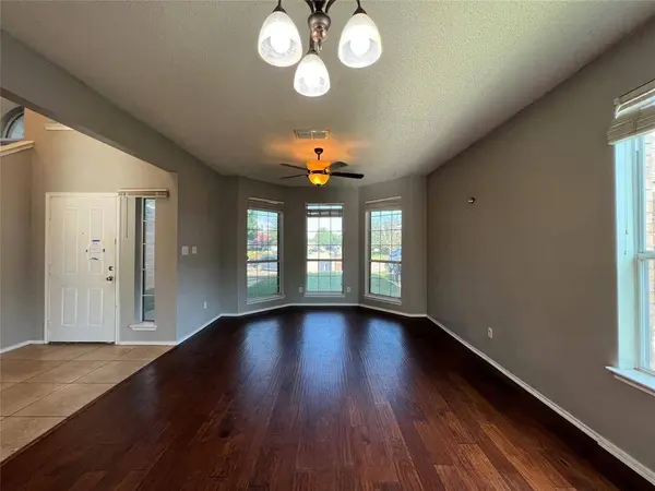 3944 Silver Springs Drive, Fort Worth, TX 76123