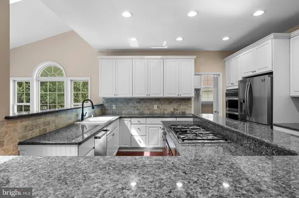 6 HIDDEN OAKS BLVD, Wilmington, DE 19808