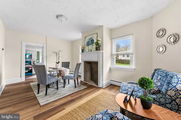 211 E LONDON GROVE RD, West Grove, PA 19390