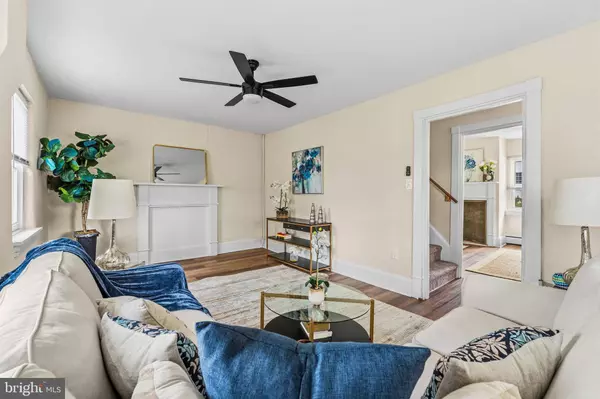 211 E LONDON GROVE RD, West Grove, PA 19390