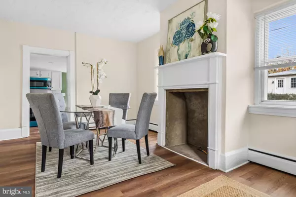 211 E LONDON GROVE RD, West Grove, PA 19390