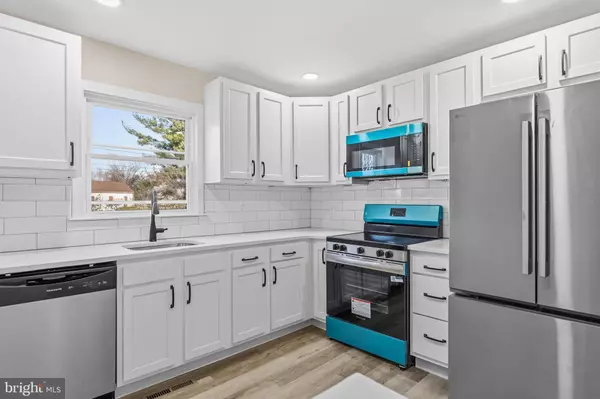 819 OLD HARMONY RD, Newark, DE 19711