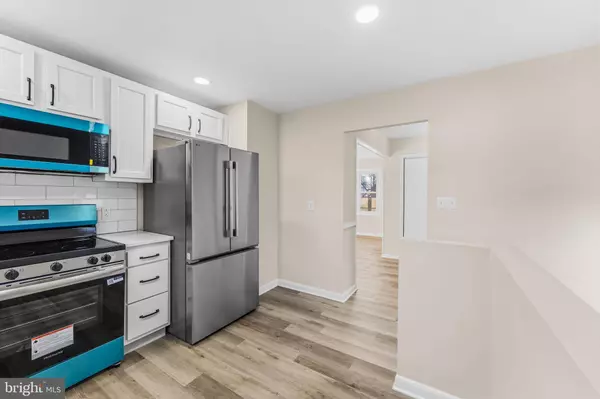 819 OLD HARMONY RD, Newark, DE 19711