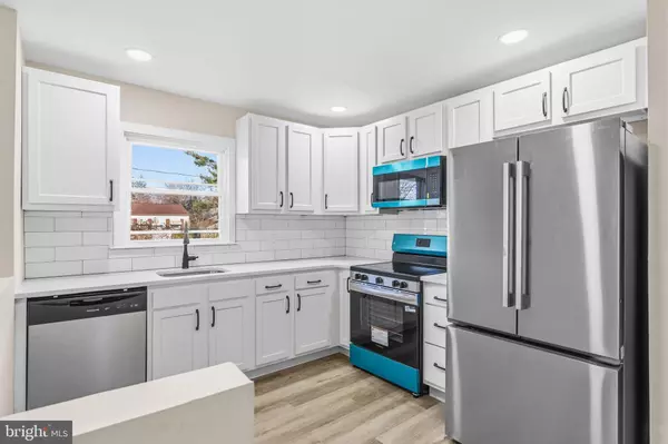 819 OLD HARMONY RD, Newark, DE 19711