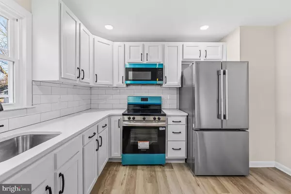 819 OLD HARMONY RD, Newark, DE 19711