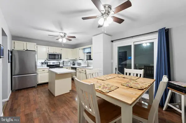 28 WOODCREST CT, Newark, DE 19702