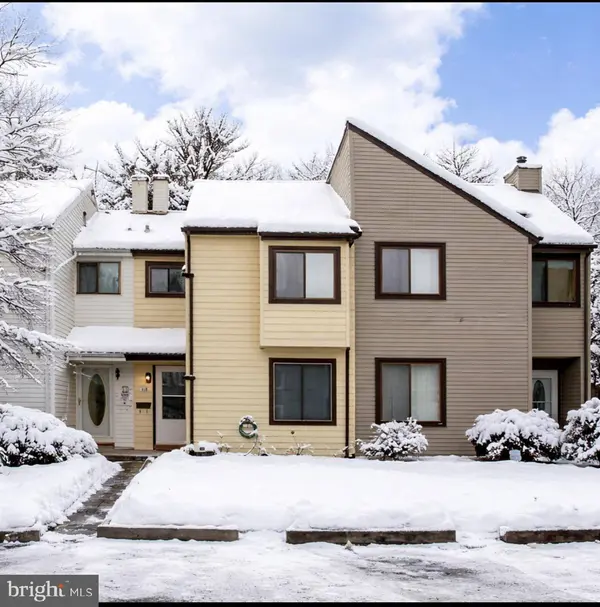 10 CANDLEWICK CT, New Castle, DE 19720