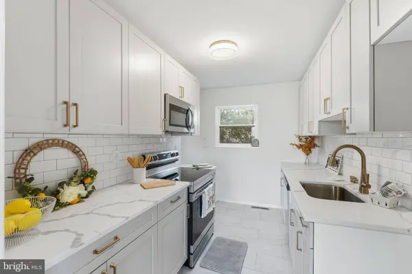 2 CHERRY RD, New Castle, DE 19720