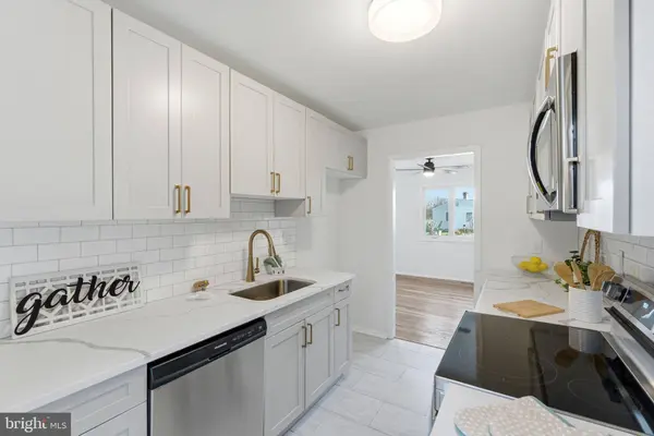 2 CHERRY RD, New Castle, DE 19720