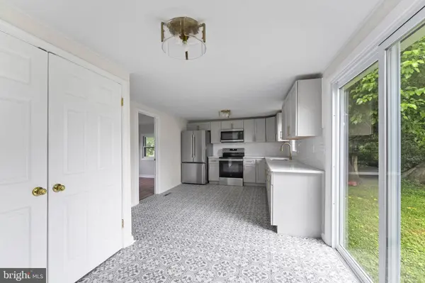284 ELLICOTT RD, Avondale, PA 19311