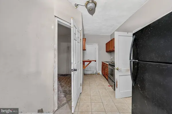 242 W MAIN ST, Elkton, MD 21921