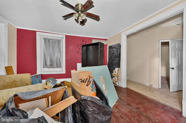 242 W MAIN ST, Elkton, MD 21921