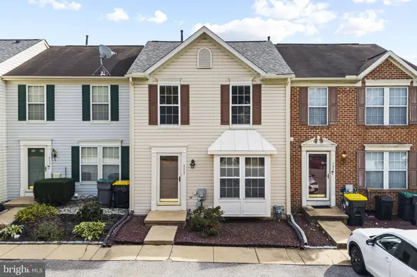 111 LAUREN PL