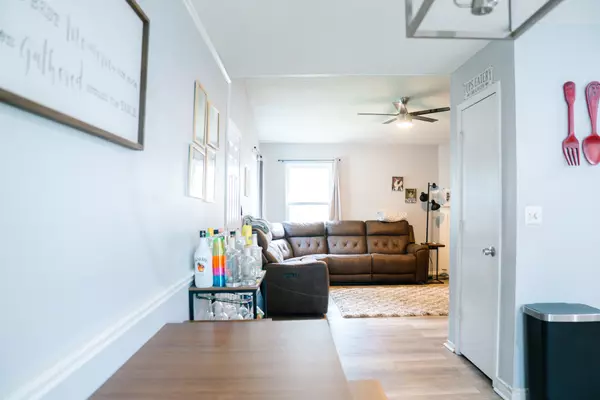 Burleson, TX 76028-6235,808 Hollow Creek Rd