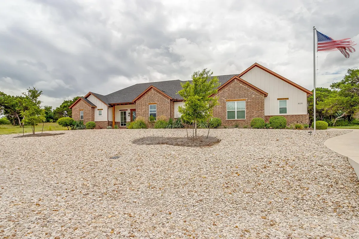 8028 Leven links St, Cleburne, TX 76033-8969