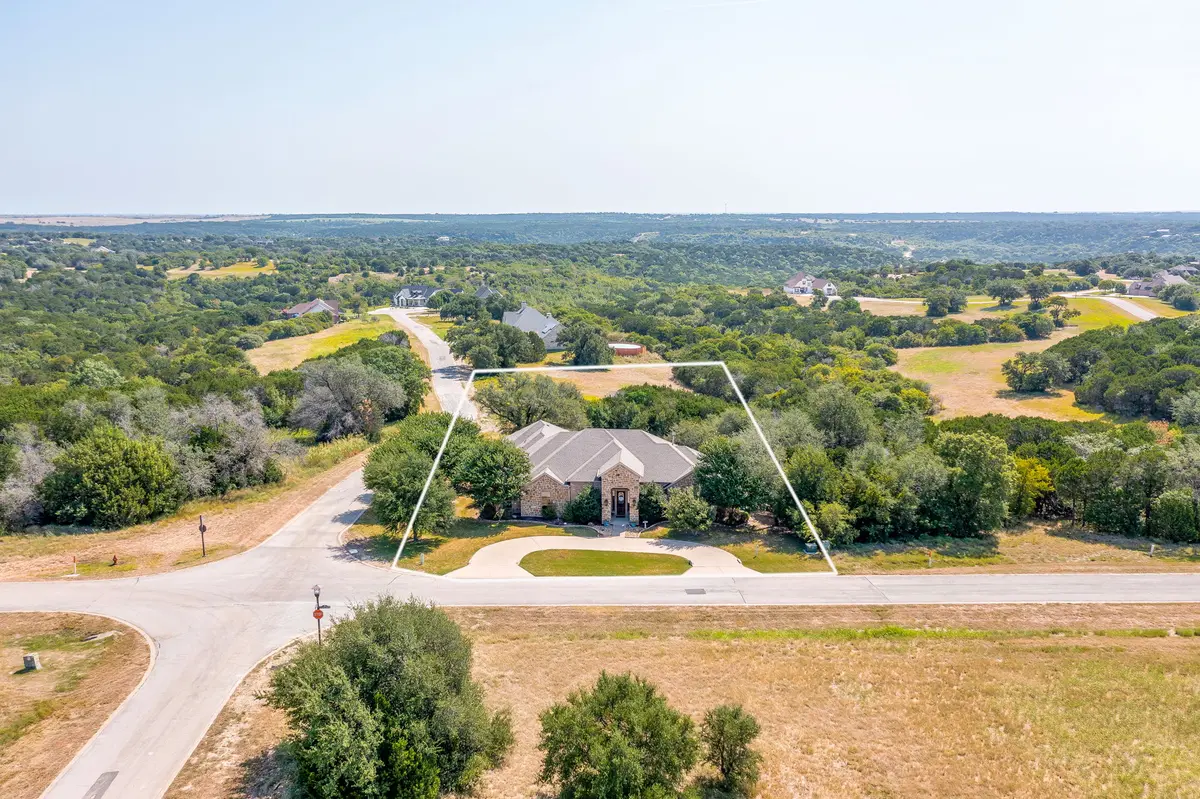 8401 Fullerton Dr, Cleburne, TX 76033-8580