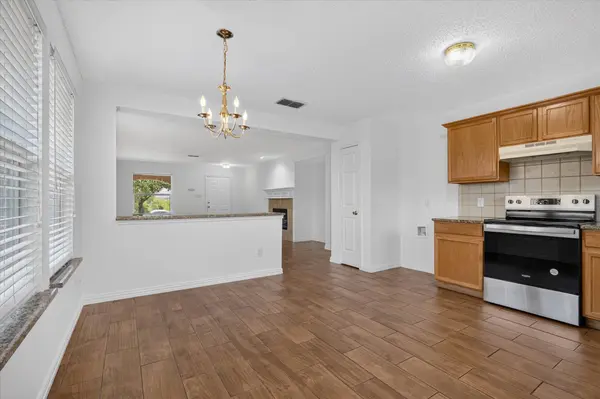 4008 Mantis St, Fort Worth, TX 76106-3277