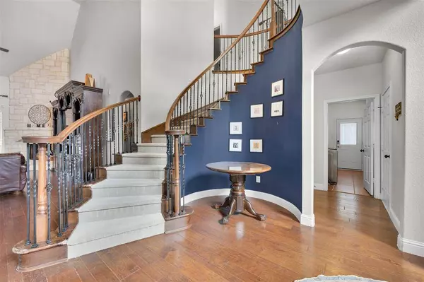 1810 Coyote Court, Midlothian, TX 76065