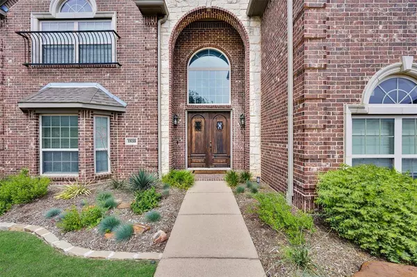 1810 Coyote Court, Midlothian, TX 76065