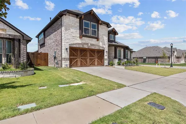 2700 Richard Street, Burleson, TX 76028