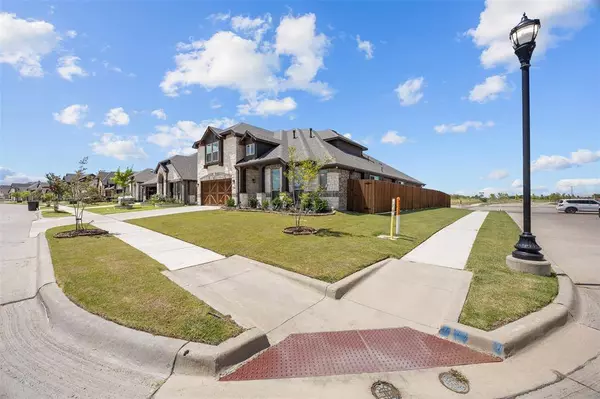 2700 Richard Street, Burleson, TX 76028