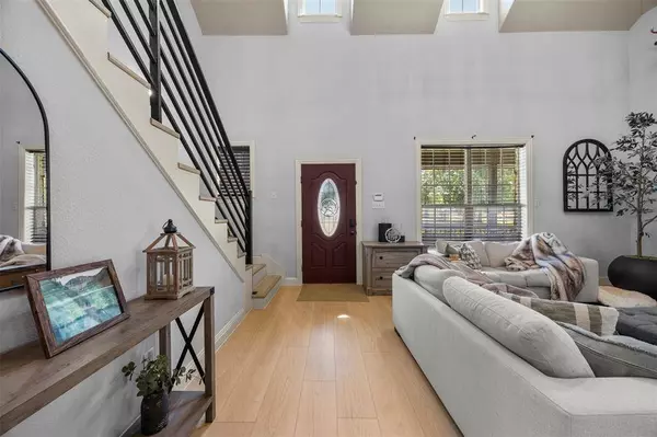 3175 Collins Road, Burleson, TX 76028