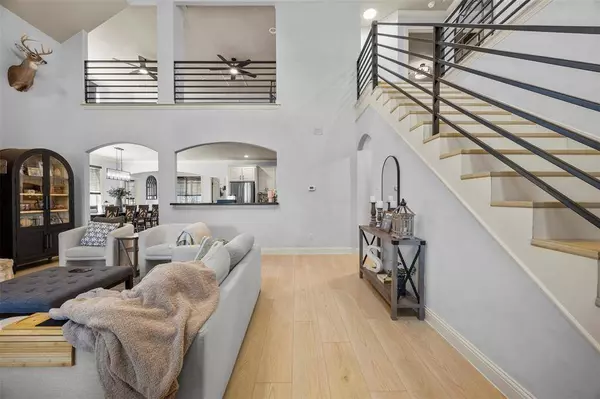 3175 Collins Road, Burleson, TX 76028