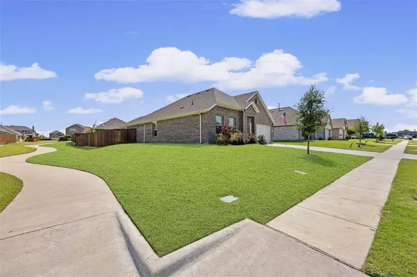 1324 Alderwood Lane, Crowley, TX 76036