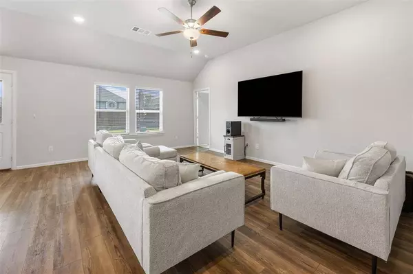 1324 Alderwood Lane, Crowley, TX 76036