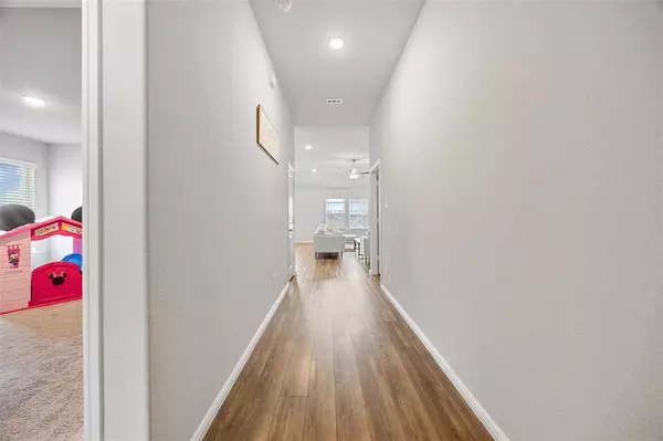 1324 Alderwood Lane, Crowley, TX 76036