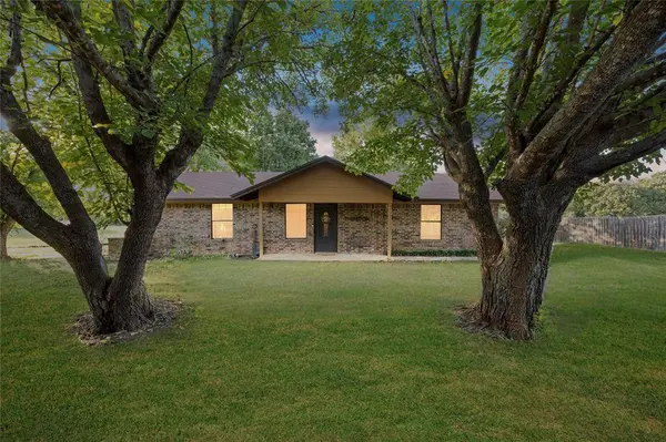 1221 County Road 1107, Rio Vista, TX 76093