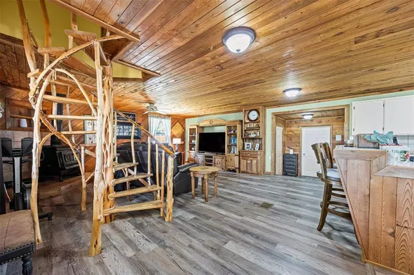 1184 County Road 428, Glen Rose, TX 76043