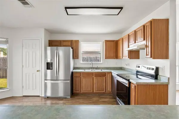 1021 Miles Avenue, Burleson, TX 76028