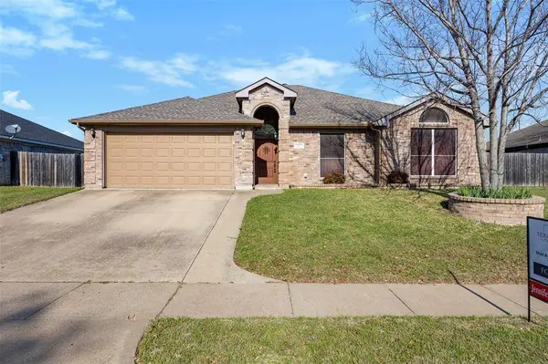 1021 Miles Avenue, Burleson, TX 76028