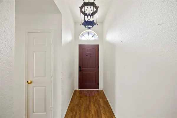 1021 Miles Avenue, Burleson, TX 76028