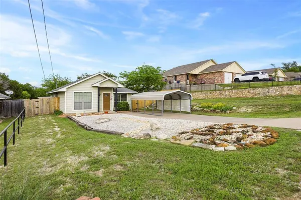 703 Bryan Street, Glen Rose, TX 76043