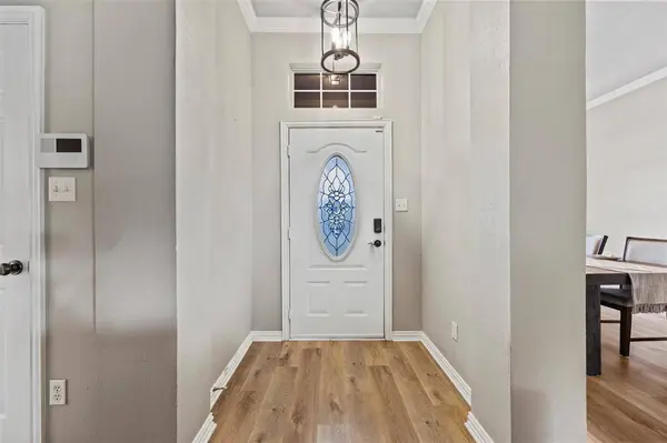 3909 Timbercrest Drive E, Burleson, TX 76028