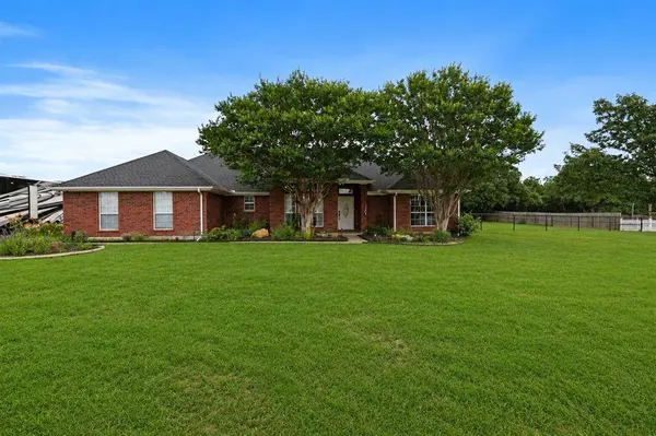 3909 Timbercrest Drive E, Burleson, TX 76028