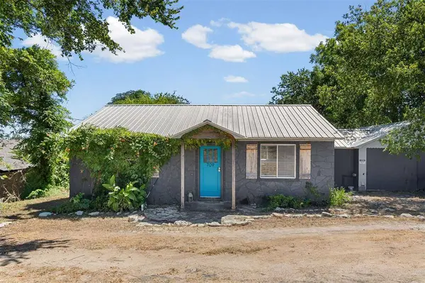 709 Hereford Street, Glen Rose, TX 76043