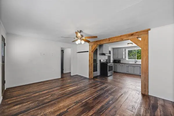 709 Hereford Street, Glen Rose, TX 76043