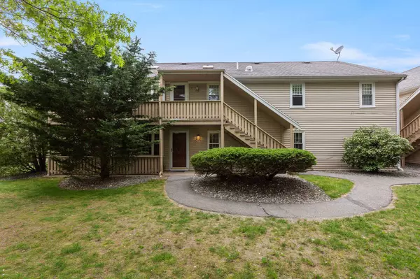 1029 Iyannough Road #9B, Hyannis, MA 02601