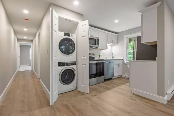 1029 Iyannough Road #9B, Hyannis, MA 02601