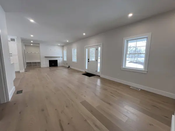 817 Race Lane, Marstons Mills, MA 02648
