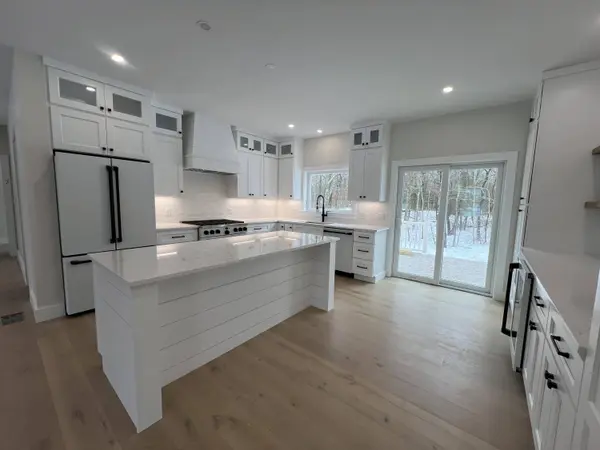 817 Race Lane, Marstons Mills, MA 02648