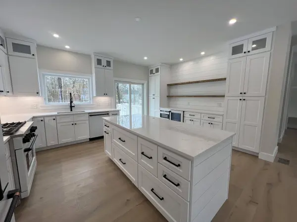 817 Race Lane, Marstons Mills, MA 02648