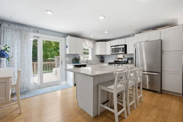 15 Commercial Street, South Yarmouth, MA 02664