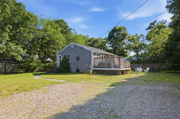 15 Commercial Street, South Yarmouth, MA 02664