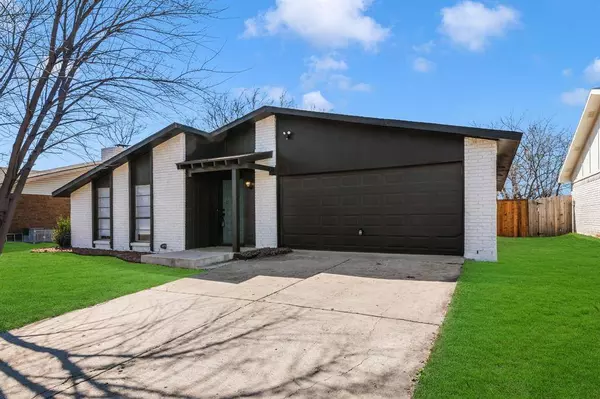 7313 Catbrier Court, Fort Worth, TX 76137